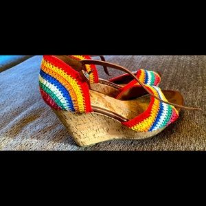 Mia Rainbow wedged sandal womens size 6